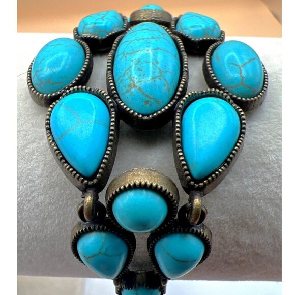 Vintage-Inspired Silver Tone Necklace & Bracelet Set With Faux Turquoise Stones. - Picture 7 of 14